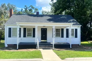 127 W Stuart Ave, Lyons, GA 30436 - Photo 1