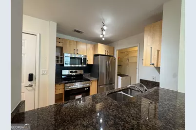 1074 Peachtree Walk NE #B220, Atlanta, GA 30309 - Photo 7