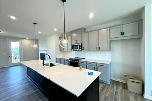 1409 Creekside Cir NW, Atlanta, GA 30318 - Photo 3