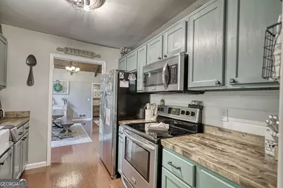 5090 Donald Drive, Loganville, GA 30052 - Photo 11