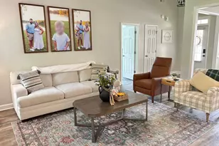 204 Magnolia St, Senoia, GA 30276 - Photo 3