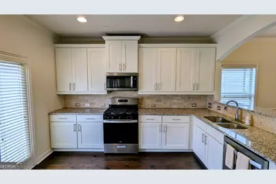 7395 Glisten Avenue, Sandy Springs, GA 30328 - Photo 7