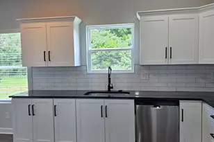 444 N Hill St, Griffin, GA 30223 - Photo 13