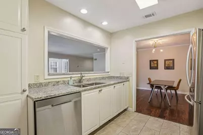 208 Bainbridge Drive, Sandy Springs, GA 30327 - Photo 9