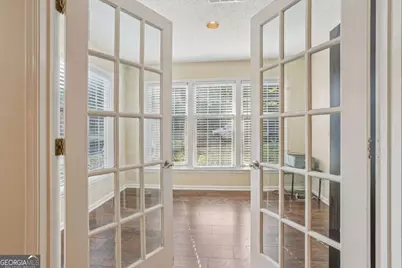 208 Bainbridge Drive, Sandy Springs, GA 30327 - Photo 13