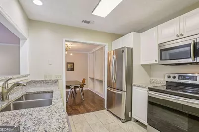208 Bainbridge Drive, Sandy Springs, GA 30327 - Photo 11