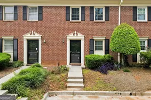 135 Sterling Ct, Alpharetta, GA 30004 - Photo 3