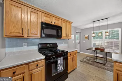 9899 Vista Circle, Union City, GA 30291 - Photo 17