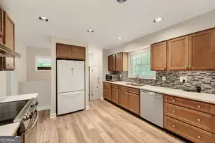 2723 Chamblee Tucker Rd, Atlanta, GA 30341 - Photo 9