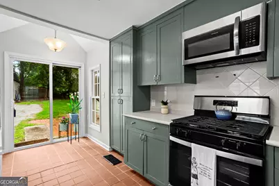 1467 Hawthorne Avenue NW, Atlanta, GA 30309 - Photo 9