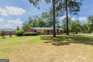 107 Community Dr, Waycross, GA 31501 - Photo 3