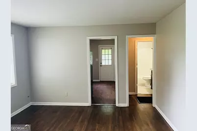 217 W Central Avenue #B, Griffin, GA 30223 - Photo 3