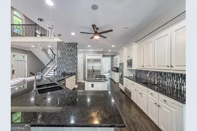8190 Nesbit Ferry Road, Sandy Springs, GA 30350 - Photo 15