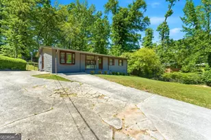2725 Shoreland Dr SW, Atlanta, GA 30331 - Photo 3