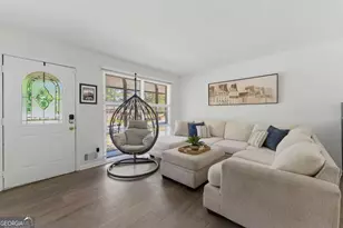 2725 Shoreland Dr SW, Atlanta, GA 30331 - Photo 5