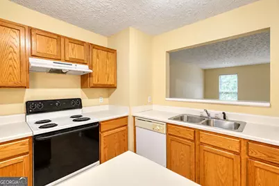 5687 Strathmoor Manor Circle, Lithonia, GA 30058 - Photo 17