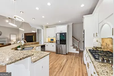 9170 Nesbit Lakes Drive, Alpharetta, GA 30022 - Photo 19