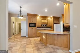 1628 Valley View Dr, Elberton, GA 30635 - Photo 11