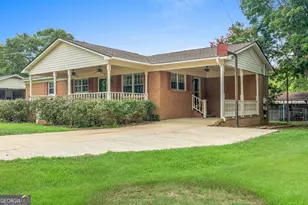 827 Betty St, Sandersville, GA 31082 - Photo 5