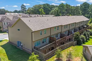 232 Cashes Dr, Lilburn, GA 30047 - Photo 3