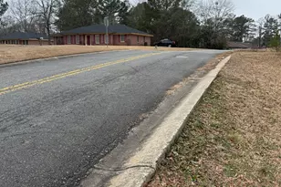 1820 North Ridge Dr NE, Milledgeville, GA 31061 - Photo 3