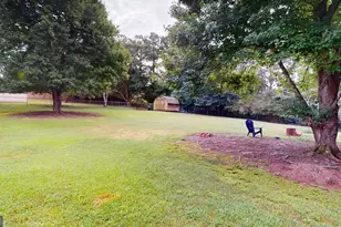 303 Jonaquil Ave, Auburn, GA 30011 - Photo 21