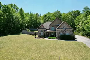 130 Maple Dr, Commerce, GA 30529 - Photo 1