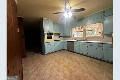 12276 Flat Shoals Road, Covington, GA 30016 - Photo 9