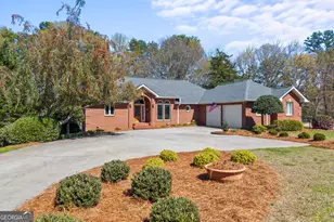 424 Capri Point, Lavonia, GA 30553 - Photo 1