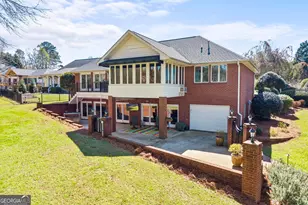 424 Capri Point, Lavonia, GA 30553 - Photo 3