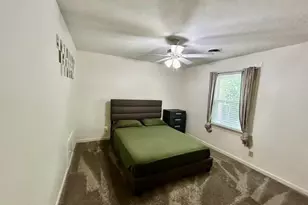 215 Pineywood Rd, Griffin, GA 30224 - Photo 15