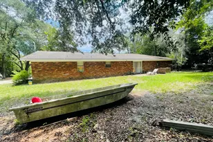 146 Evergreen St, Jesup, GA 31546 - Photo 3