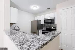 1075 Peachtree Walk NE, Atlanta, GA 30309 - Photo 9