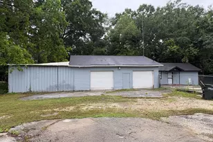 1328 E Broad Ave, Albany, GA 31705 - Photo 1