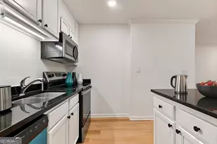 5095 Roswell Rd, Sandy Springs, GA 30342 - Photo 15