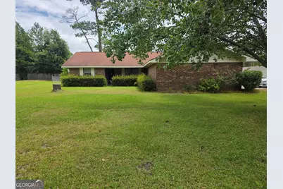 227 Colonial Drive, Baxley, GA 31513 - Photo 1