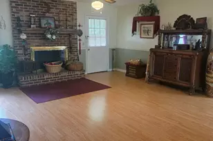 227 Colonial Dr, Baxley, GA 31513 - Photo 5