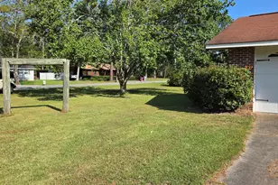 227 Colonial Dr, Baxley, GA 31513 - Photo 7