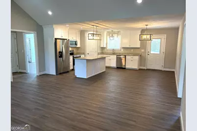 221 Buckingham Parc Circle, East Dublin, GA 31027 - Photo 3