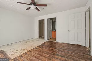 2202 Fairington Village Dr, Lithonia, GA 30038 - Photo 17