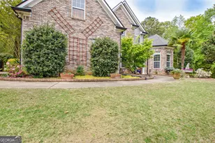 374 Persimmon Dr, Sharpsburg, GA 30277 - Photo 5