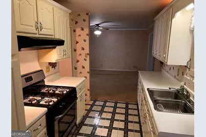 108 Skyline Drive, Barnesville, GA 30204 - Photo 15