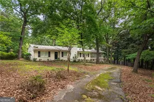 4715 Ridgeview Rd, Dunwoody, GA 30338 - Photo 3