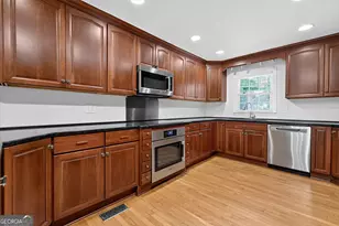 415 Forest Hills Dr, Sandy Springs, GA 30342 - Photo 11