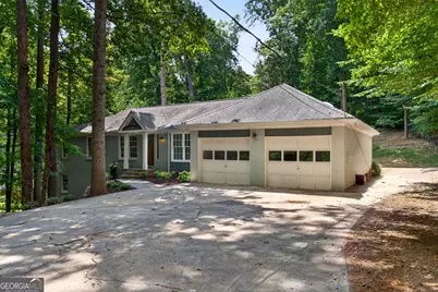 415 Forest Hills Drive, Sandy Springs, GA 30342 - Photo 3