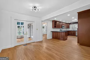 415 Forest Hills Dr, Sandy Springs, GA 30342 - Photo 9