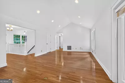 415 Forest Hills Drive, Sandy Springs, GA 30342 - Photo 15