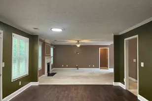 5861 Fairington Farms Ln, Lithonia, GA 30038 - Photo 9