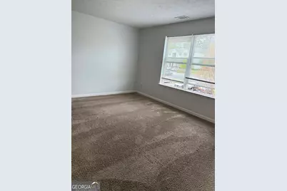 10201 Fairington Ridge Circle, Lithonia, GA 30038 - Photo 13