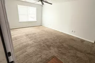 10201 Fairington Ridge Cir, Lithonia, GA 30038 - Photo 3